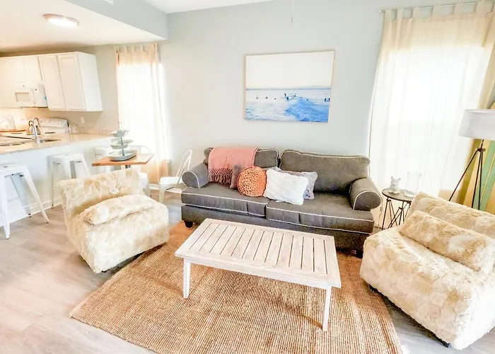 Duplex Allows For One Or Both Sides To Be Rented! Suitable For Small Or Large Families! Holiday home Gulf Shores