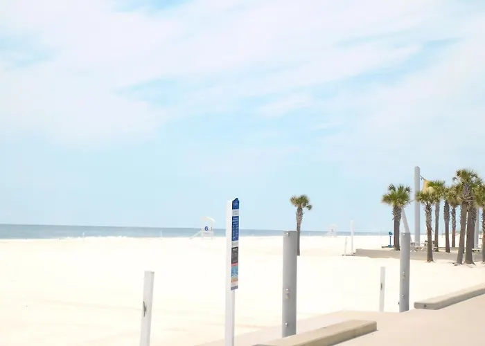 Duplex Allows For One Or Both Sides To Be Rented! Suitable For Small Or Large Families! Gulf Shores