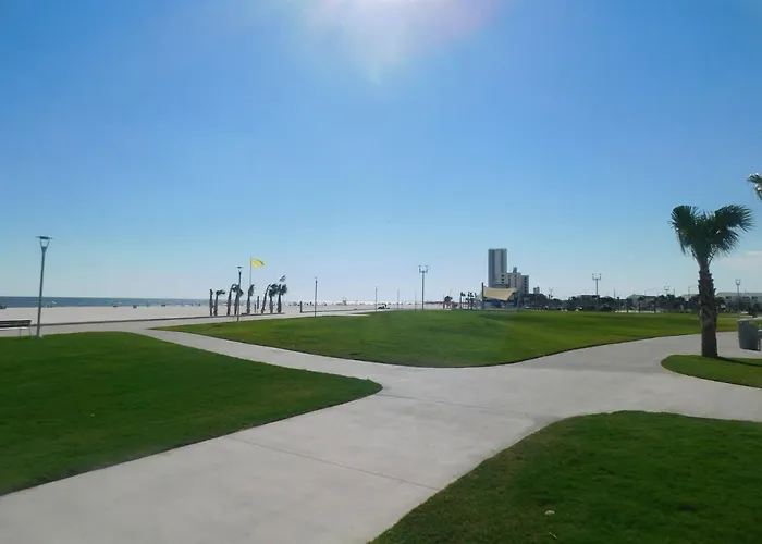 Holiday home Duplex Allows For One Or Both Sides To Be Rented! Suitable For Small Or Large Families! Gulf Shores
